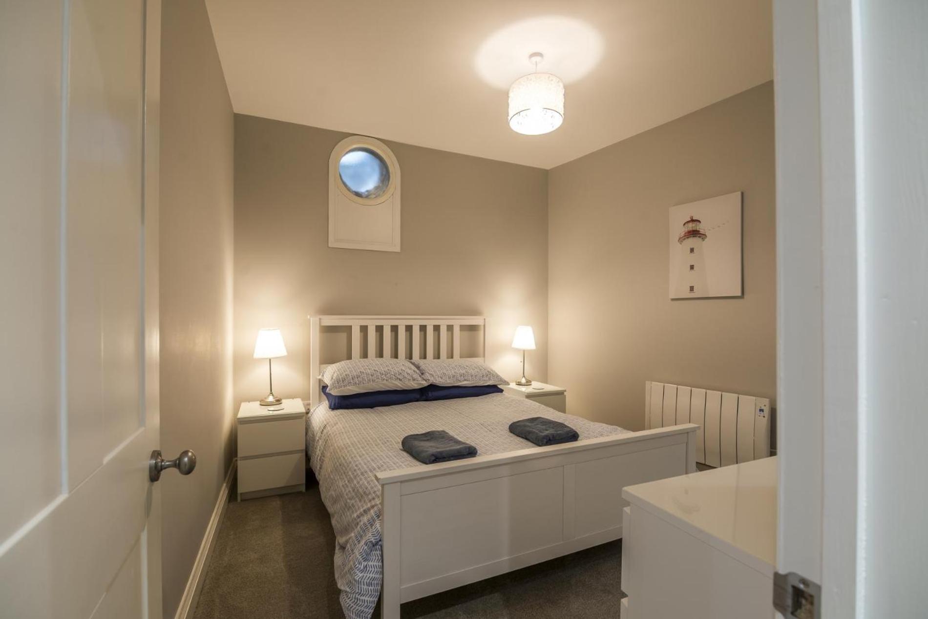 Sea Legs - 2 Bedroom Apartment - Tenby Exterior foto